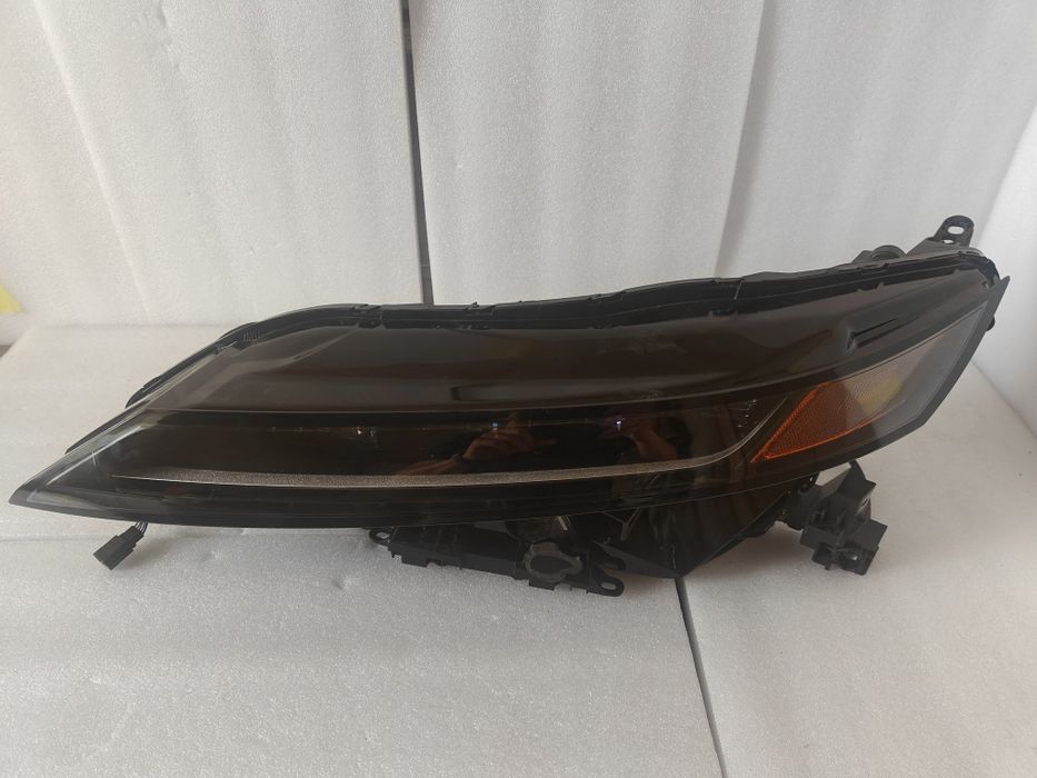 Ліва фара Nissan Ariya LED USA