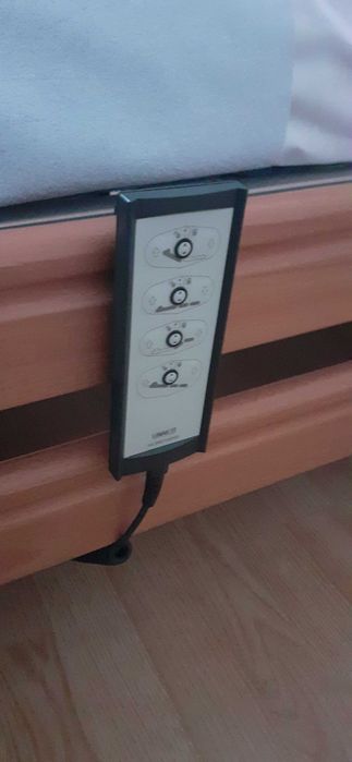 sprzedam łóżko rehabilitacyjne elektryczne z materacem