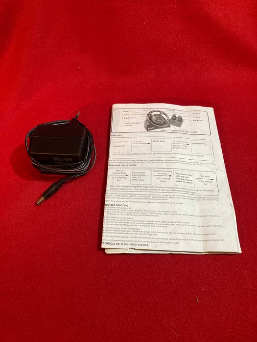 Volante e pedaleira Dual Force playStation