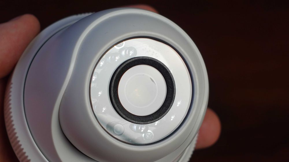Kamera Hikvision analogowa 720p DS-2CE56C0T-IRPF wiarygodna atrapa