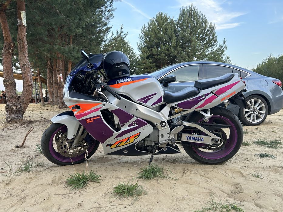 Yamaha YZF 750R