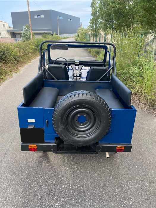 UMM 2.3 turbo diesel 8 lugares