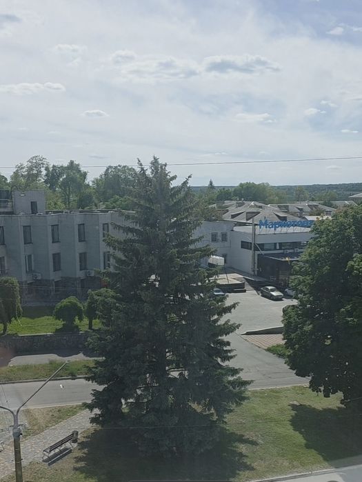 Продам 2 комн квартиру в центр Верхнеднепровска