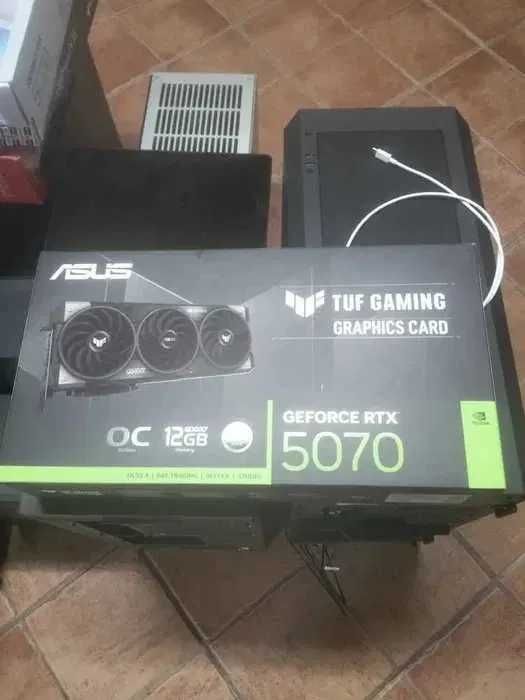 RTX 5070 12GB asus tuf oc - nova