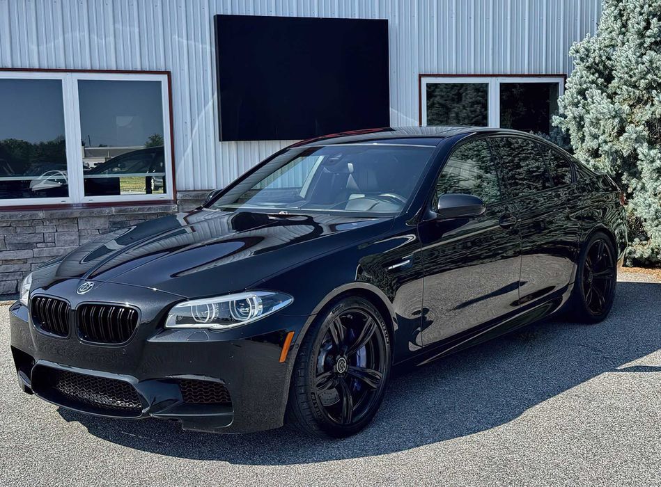 BMW M5      2016