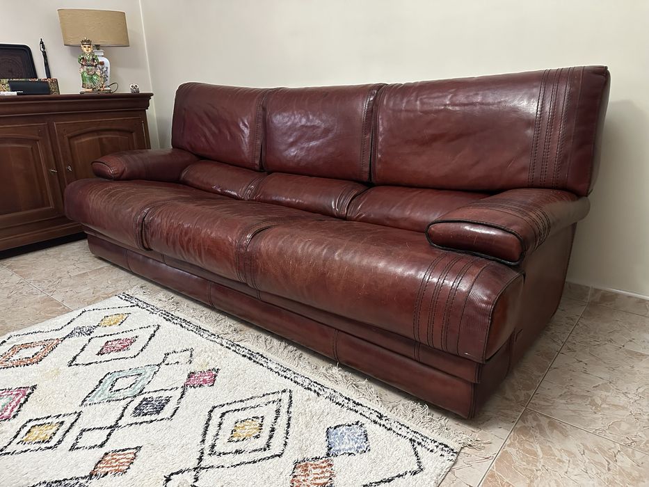 Sofá Moderno 100% pele