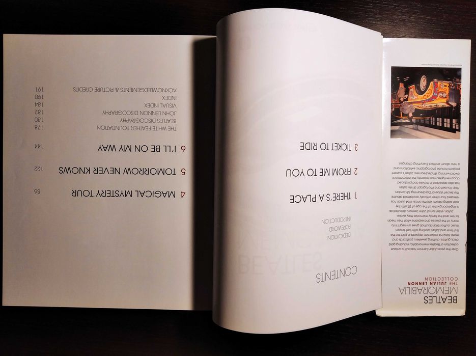 Livro "Beatles Memorabilia: The Julian Lennon Collection"