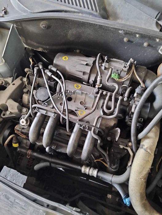 Renault Clio para peças