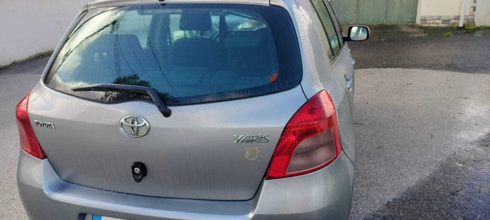 Toyota Yaris impecavel