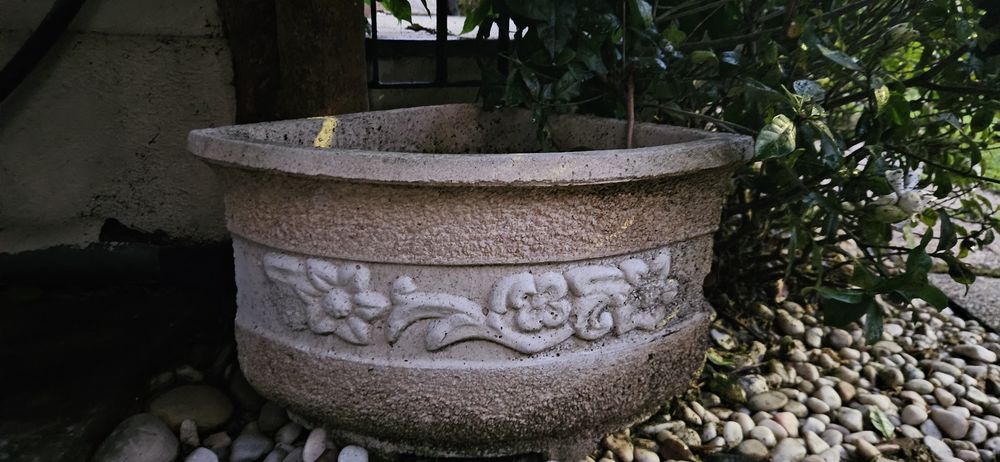 Conjunto de Vasos Decorativos / Floreiras para Jardim e Interior (Excelente Estado)