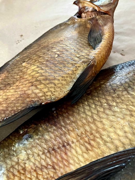 Лящ копчений з ікрою