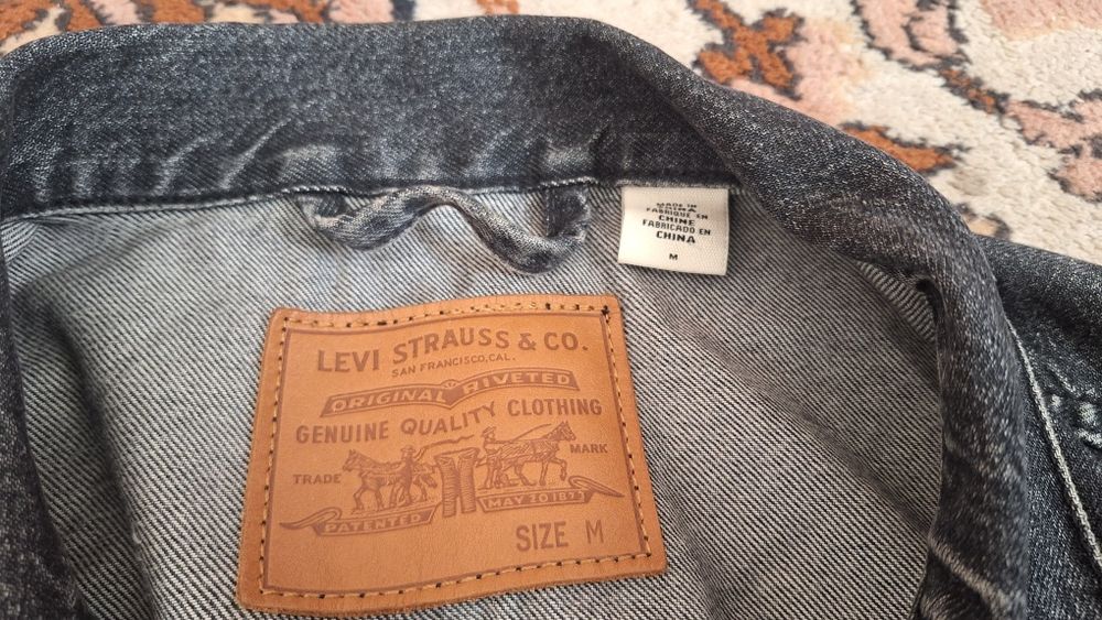 Levi's джинсовая куртка. М. Черная