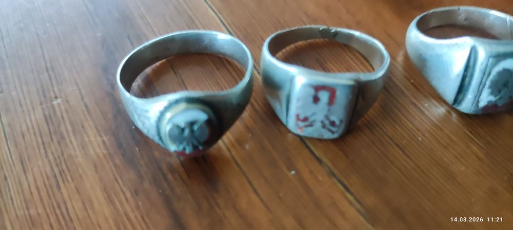 Sygnety srebrne z orłem z czasów PRL-u