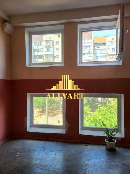 Продаж 3-кімн. квартири з косм. ремонтом, просп. Шухевича, Воскресенка