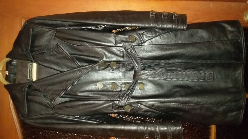 Женский кожаный плащ