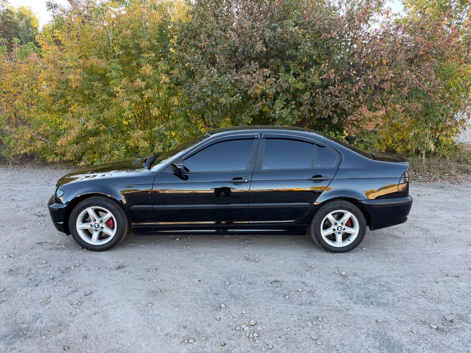 BMW E46 318i.