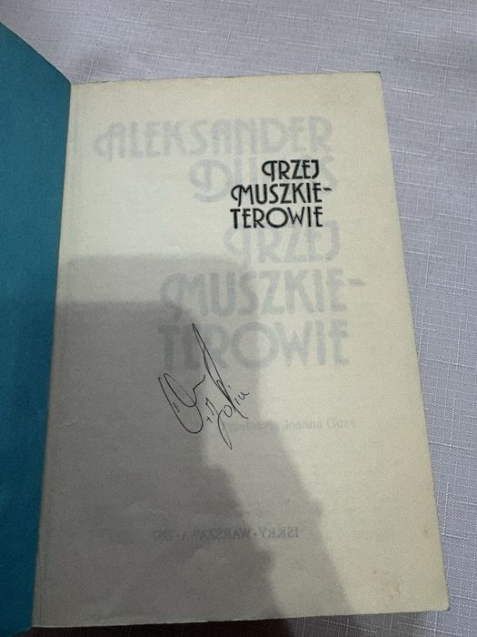 Ksiazka trzej muszkieterowie