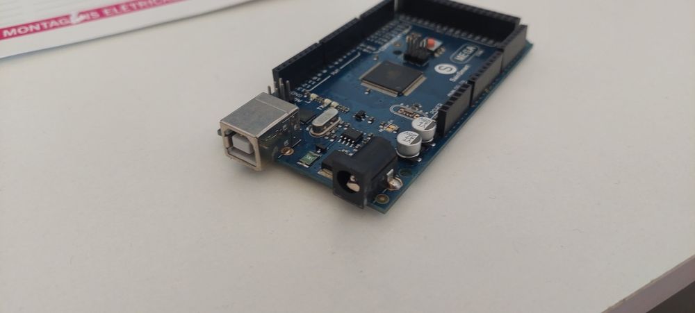 Arduino Mega Sainsmart com acessórios