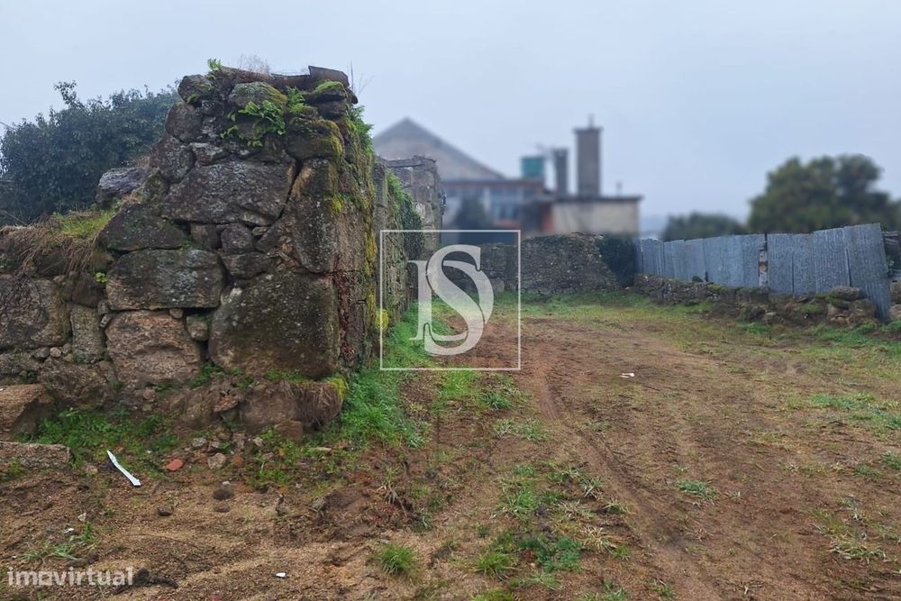 Terreno urbano no centro de Vilar de Besteiros, Tondela