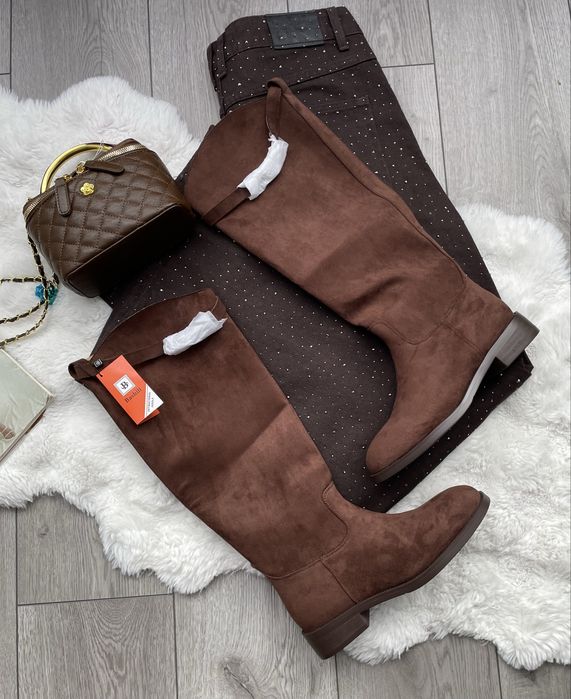 замшеві трендові чоботи