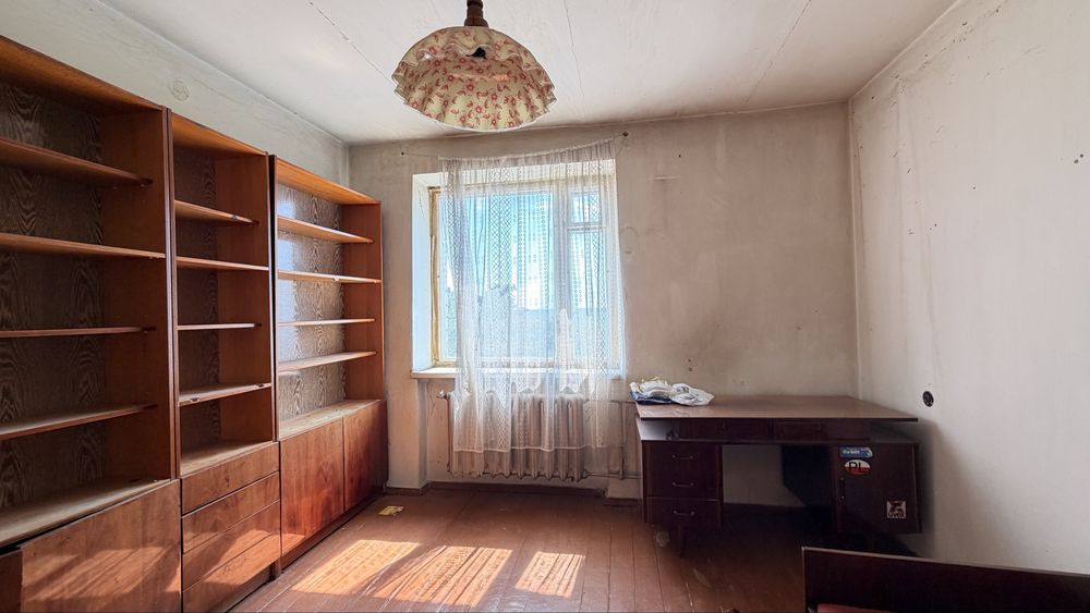 Продається 2к «чешка» на Довженка