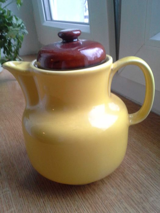 Dzbanek kawowy, sygnatura z Colditz Porcelan, porcelit GDR