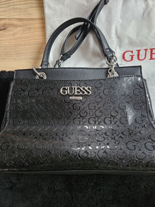 Torebka czarna Guess