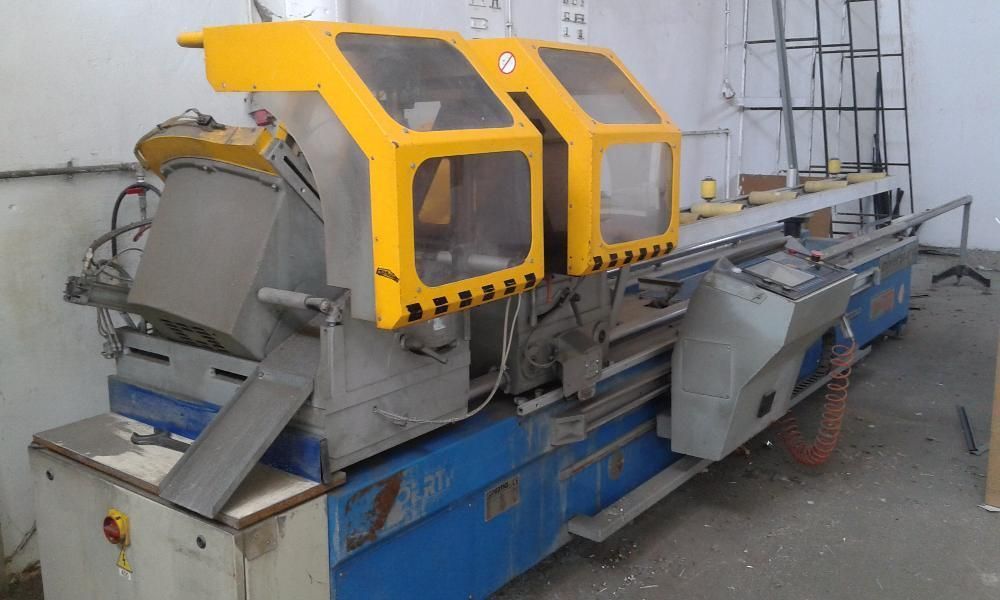 Máquina de corte de alumínio e pvc de duas cabeças PERTICI