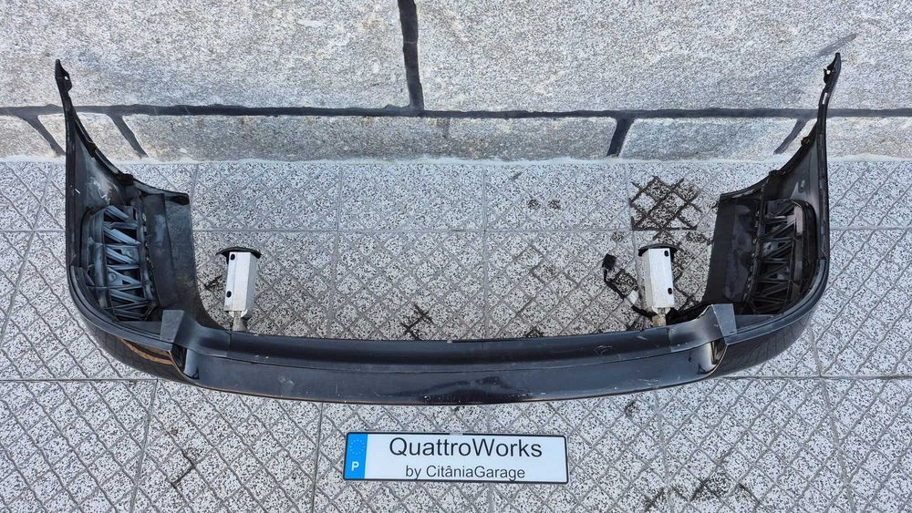Para-Choques Traseiro Audi A4 B5 8D Avant Facelift Com Lip e Sensores Originais
