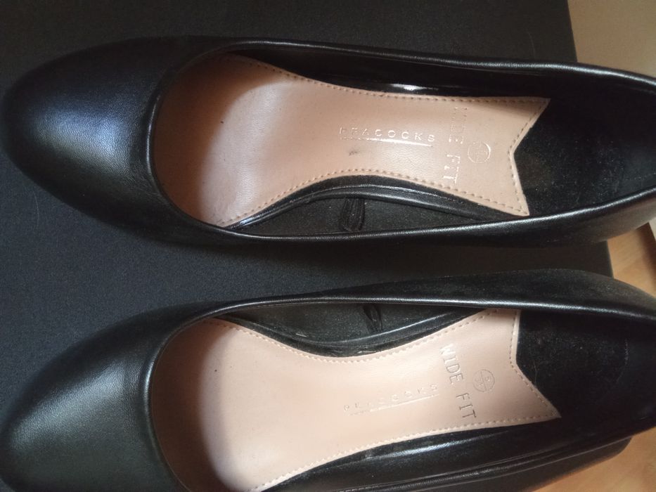 Buty na niskim obcasie 38
