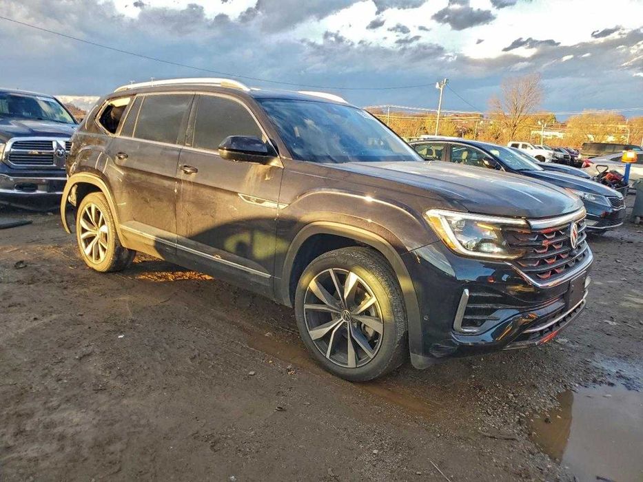 2024-volkswagen-atlas-sel-premium-r-line в дорозі