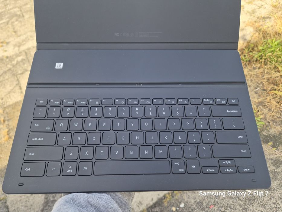 Etui na Galaxy Tab S9 Ultra/S10 Ultra  SAMSUNG Book Cover Keyboard Silm Klawiatura