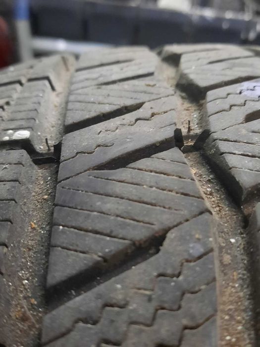 Шины  Hankook Б\У бросовая цена мешают в гараже