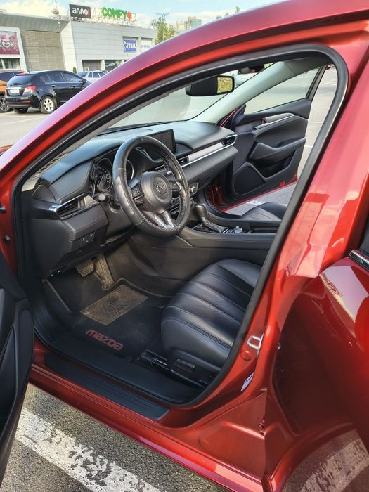 Продам официальный aвтомобиль Mazda 6