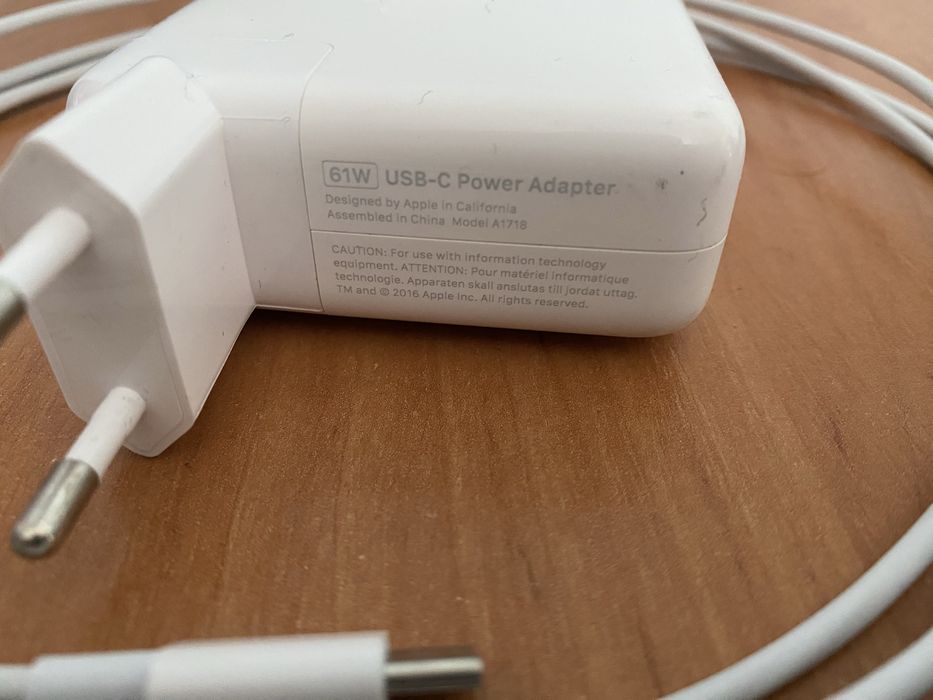 Зарядка apple macbook 61W
