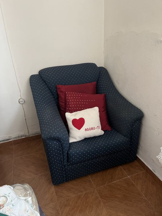 Conjunto de Sofás, 2 individuais e 1 duplo, nao inclui almofadas