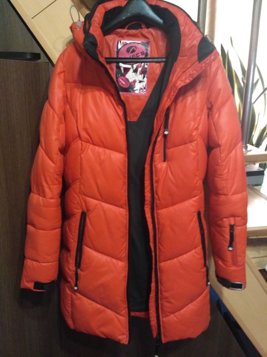 Куртка,курточка ,пуховик женская зимняя avecs Размер 42(sx)