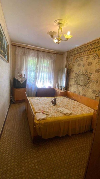 2-кімнатна квартира з лоджією площею 9 кв. м та нестандартним плануванням