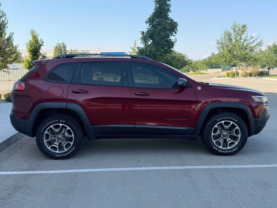 Jeep Cherokee Trailhawk      2021
