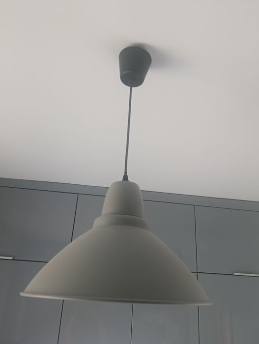 Szara lampa wisząca