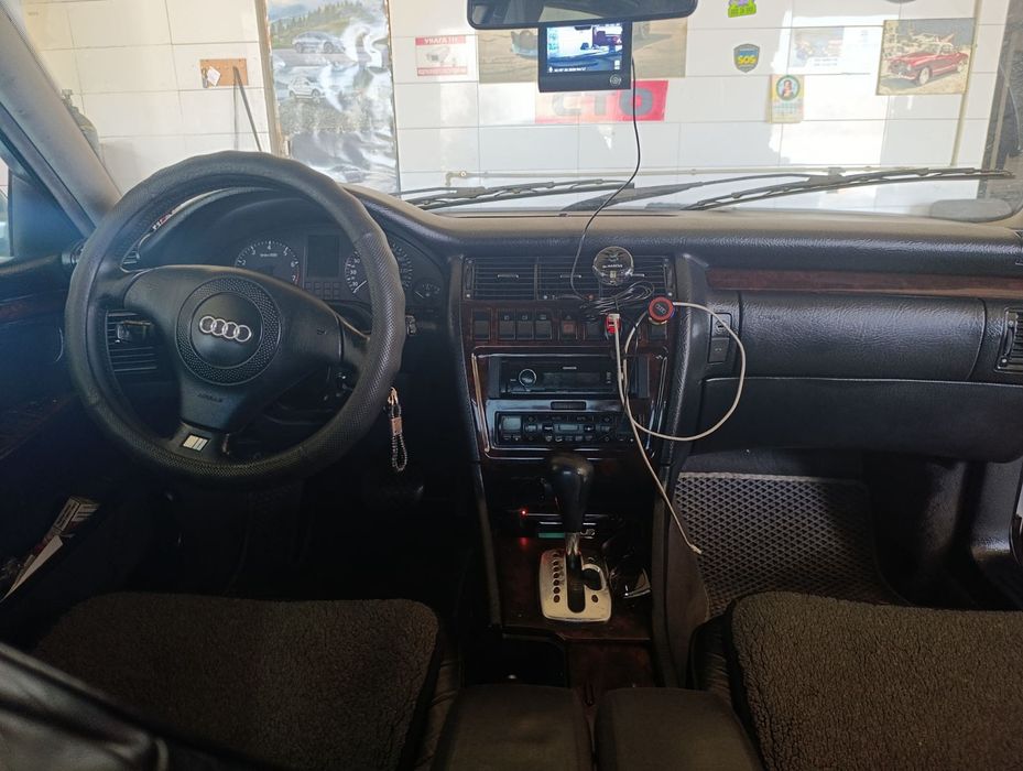 Ауді А8 Д2 2.5 тді 1997 рік.