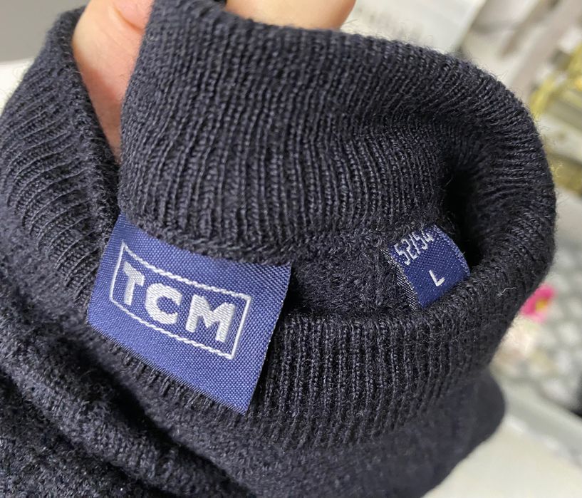 Czarny prosty klasyczny sweter wełniany Wełna faktura ML TCM