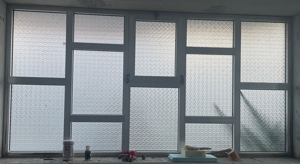 Caixilharia Alumínio  Diversa (portas e janelas)