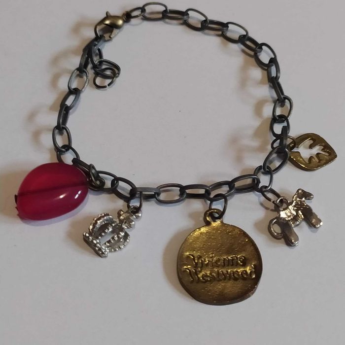 pulseiras ou conjuntos, bonitas e diferentes a preço simbólico.