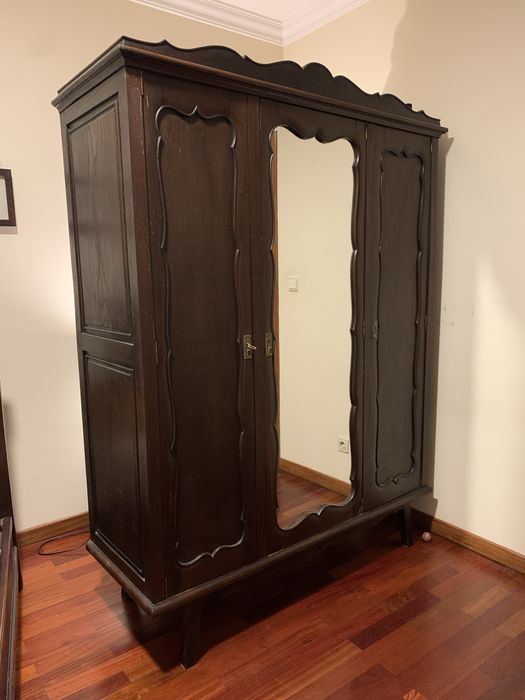 Guarda vestidos em madeira de carvalho maciça