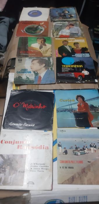 120 discos de vinil, música variada.