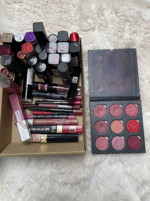 zestaw kosmetyków do makijażu ponad 120 szt dla makijażystki wizażystk