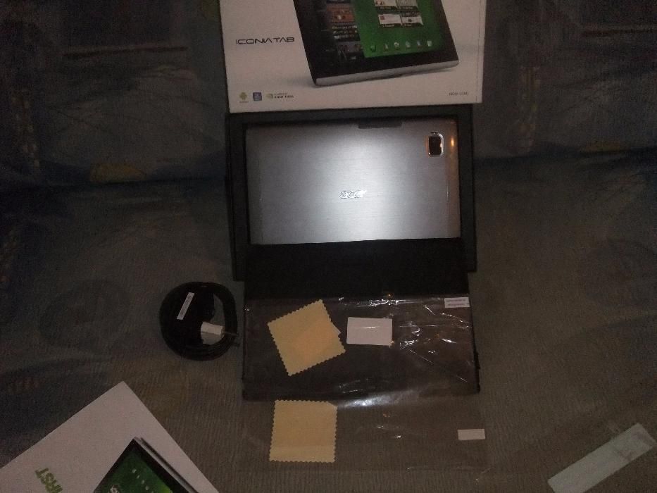 2Продам планшет Acer Iconia Tab A500 с полным комплектам.