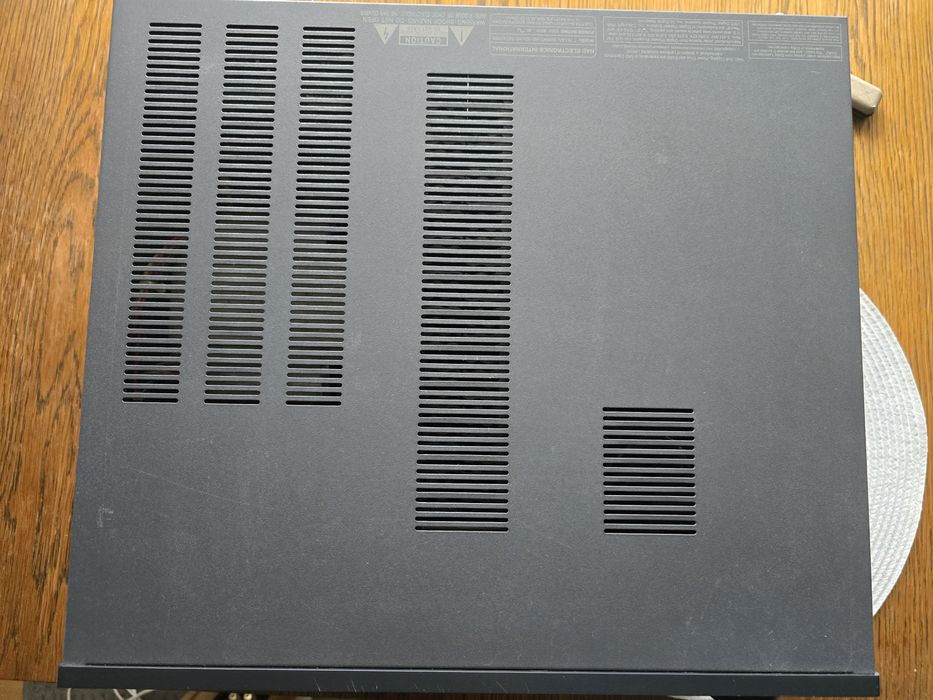 Amplituner kina domowego NAD T 753