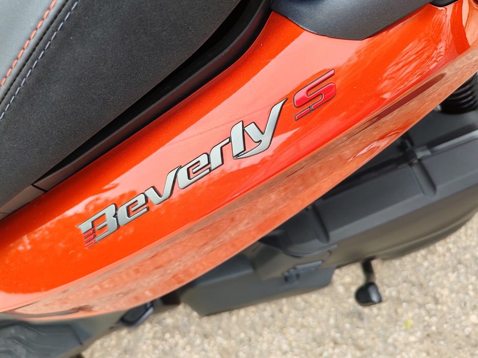 Piaggio bavetly 400 s